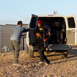 Filming a scene at the US / Mexico border (photo by Marc Silver)