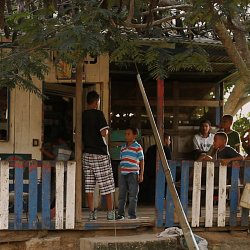 Hanging out in El Escanito, Honduras (photo by Marc Silver)