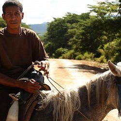 Teenager in El Escanito, Honduras having returned from the US (photo by Marc Silver)
